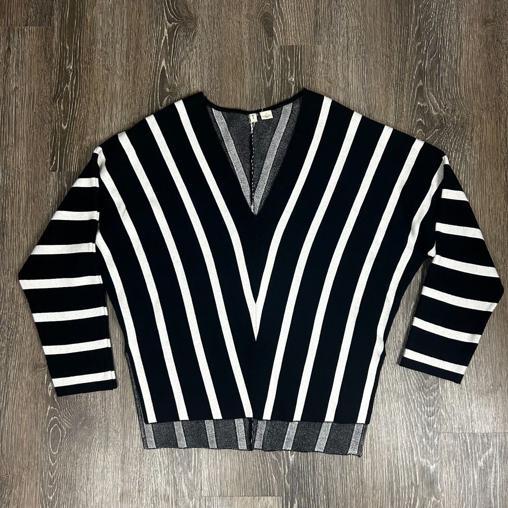 Moth Black V- Neck Long Sleeve Sweater w/ White Vertical Stripes Size M EUC